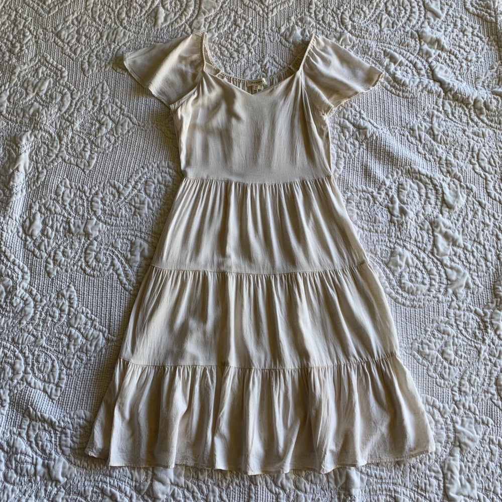 Monteau beige dress
